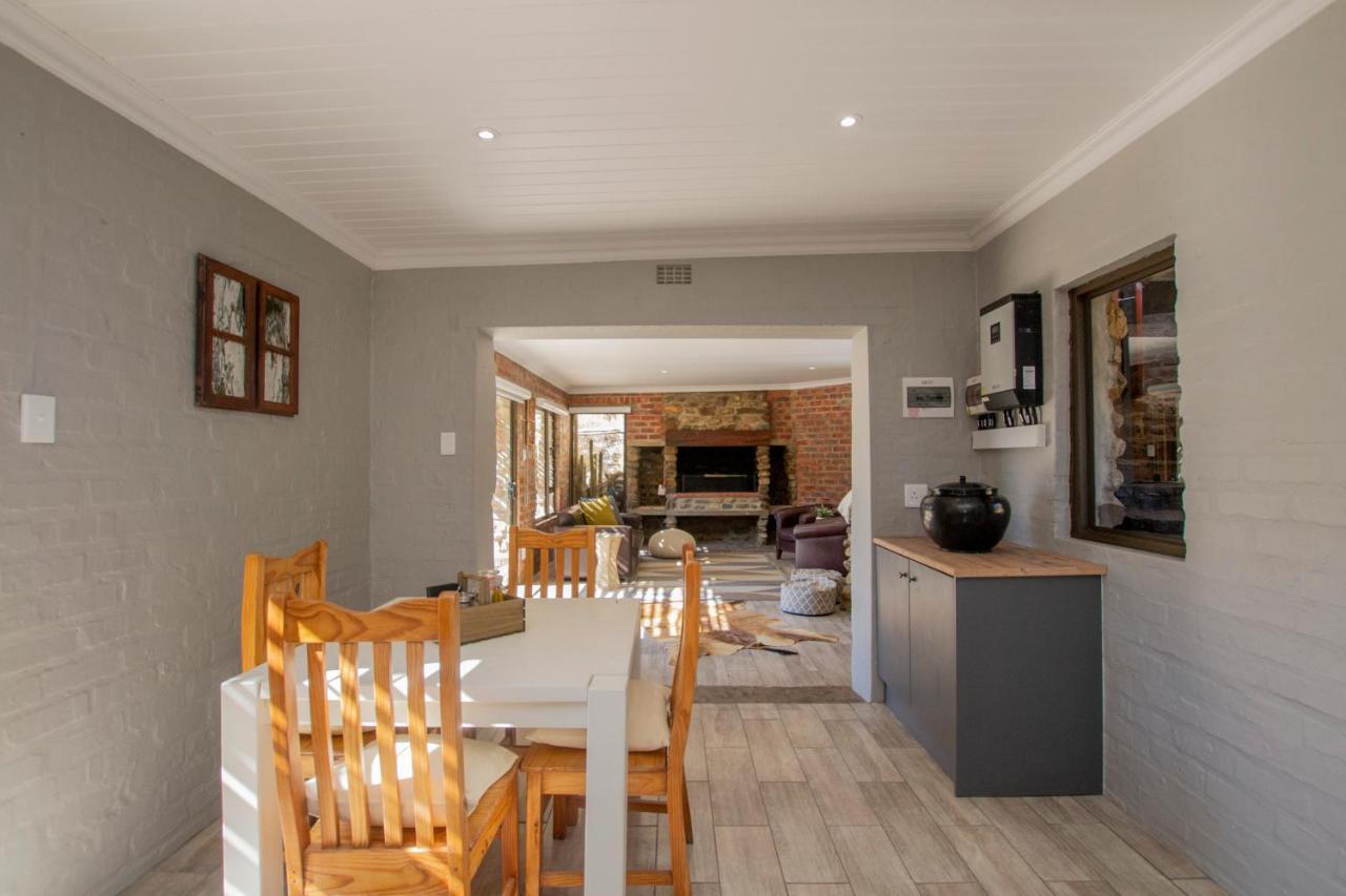 Desert Wind Private Guest And Game Farm Montagu Eksteriør billede